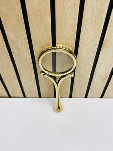 แว่นขยายแบบมือถือขนาด 2 นิ้ว ทำจากทองเหลืองแท้ พร้อมด้ามจับโลหะแข็งแรง |   แว่นขยายแบบคลาสสิกสำหรับการตรวจสอบด้วยแสง - Product Image 3