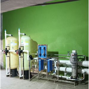 Sistema de Tratamiento de Agua por Ósmosis Inversa Industrial AQUASHAKTI de 4000 LPH para Uso Comercial con 1 Año de Garantía - Product Image 1