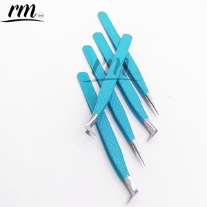 Pinzas de Aislamiento Curvas con Punta de Fibra RMI Professional, 5 Piezas, 45 y 90 Grados, para Extensiones de Pestañas, Color Azul - Product Image 4