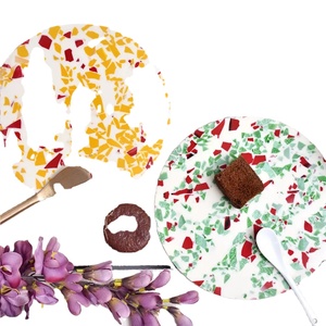 Plateau de présentation de desserts et de pâtisseries haut de gamme pour les mariages et les occasions festives Élégant support à gâteau artisanal en bois et résine incrustée - Product Image 5