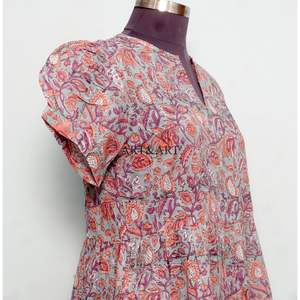 Robe mi-longue en coton tricoté à imprimé floral numérique, col en V, manches courtes, coupe trapèze, écologique, respirante, douce et naturelle - Product Image 5