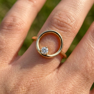 Bague de fiançailles romantique en or jaune 14 carats avec diamant de laboratoire taille brillant de 0,51 carat certifié IGI pour femme, anniversaire, mariage - Product Image 1