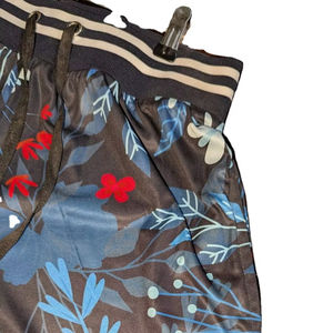 Pantalones Cortos de Baloncesto de Malla para Hombre al por Mayor con Serigrafía Personalizada - Logotipo Frontal Sólido, Casuales, Antiarrugas, de Secado Rápido y Transpirables - Product Image 4