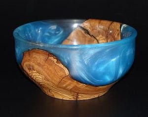 Bol en bois et résine Midnight River, fait main, en époxy, pour servir, décoration artisanale moderne pour la maison - Product Image 4