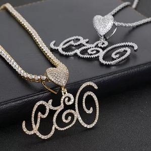 Pendentif de luxe en argent 925 personnalisé avec nom de PDG, lettre cursive et cœur en moissanite glacée - Product Image 3