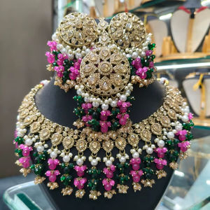 Parure de mariée en laiton plaqué argent avec zircon et Kundan, collier ras-du-cou, boucles d'oreilles pendantes, tikka – Cadeau ethnique de haute qualité pour mariage et fête - Product Image 1