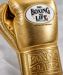 Gants de boxe No Boxing No Life en cuir blanc et or, à lacets, avec sangle de poignet réglable, pour adultes, gants d'entraînement, fabriqués au Mexique. - Product Image 6