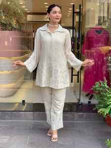 Elegante Conjunto de Seda Chanderi Pura para Mujer, Ideal para Eventos y Celebraciones Especiales - Product Image 2