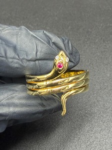 Anillo de Serpiente Enrollada en Oro Amarillo de 14K con Rubí, Anillo de Joyería con Serpiente, Anillo con Diamante Creado en Laboratorio con Certificado IGI - Product Image 3