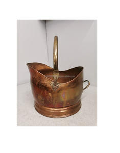 Seau décoratif à charbon en cuivre martelé parfait pour cheminée de style ferme et installation décorative intérieure - Product Image 4