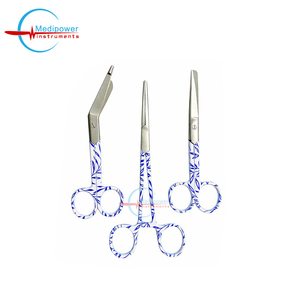 Tijeras Decorativas Medipower para Enfermeras, Juego de 3 Piezas: Pinzas para Arterias de 6 Pulgadas, Tijeras de Enfermería de 5 Pulgadas, Tijeras para Vendajes de 5.5 Pulgadas - Product Image 2