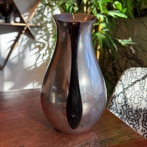 Jarra de plata atemporal con acabado elegante, ideal para el uso diario en el hogar, para servir agua, jugo y otros líquidos, procedente de la India. - Product Image 6