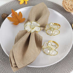 Anillo de Servilleta de Lujo con Flor Dorada, Decoración de Mesa para Bodas, Hoteles, Banquetes y Fiestas - Product Image 1