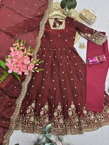Ensemble Anarkali brodé marron avec dupatta, tenue traditionnelle indienne et pakistanaise pour femme, coupe ample, longueur cheville, en rayonne, idéal pour les mariages - Product Image 6