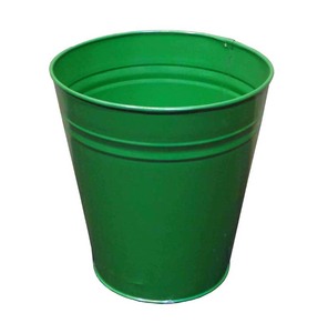 Seau de rangement cylindrique en métal vert avec motif géométrique, pour une utilisation décorative en extérieur dans le jardin - Product Image 4