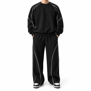 Survêtement à rayures et passepoil sur le devant, conçu avec un tissu doux, coupe confortable, coutures durables et style sportif. - Product Image 1