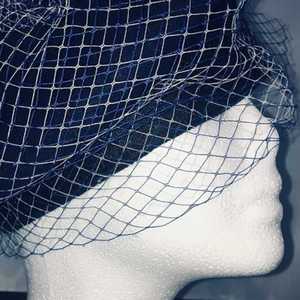 Voile Cloche Noir et Blanc Fascination pour Femme, Élégant Accessoire de Mode pour Mariage, Cérémonie Religieuse, Tea Party, 100% Polyester, Fleur - Product Image 3