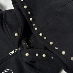 เสื้อฮู้ดดี้ผ้าคอตตอนหนานุ่ม สไตล์สตรีทแวร์สำหรับฤดูหนาว แบบยูนิเซ็กซ์ ล้างสีแบบแอซิดวอช ทรงปกติ แต่งดีเทลขาดๆ แบบดิสเทรส สีพื้น  ออกแบบได้ตามต้องการ พร้อมปักลายมุก - Product Image 4