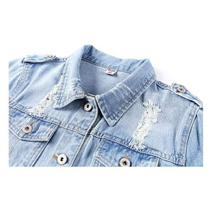 Veste en jean courte rétro pour femme, manches 3/4, bleu clair, style décontracté vintage, chic, coupe courte, pour tous les jours - Product Image 3