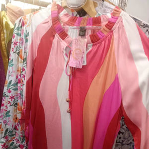 Colección de Camisas de Satén Estampadas Sostenibles, Corte Holgado, Estilo Asimétrico, Ecológicas, Manga Larga, con Botones, Estilo Bohemio, para Vacaciones, 2026 - Product Image 1