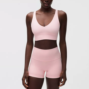 Conjunto de yoga sin costuras rosa para mujer: Top corto con cuello redondo y shorts de cintura media, 2 piezas, con tirantes convertibles, sujetador deportivo de spandex/nailon para entrenamiento. - Product Image 2