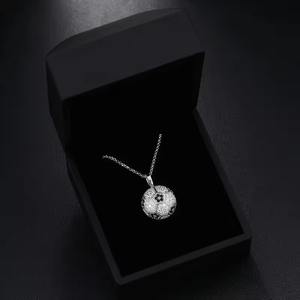 Exquisito Collar con Colgante de Fútbol Deportivo de Plata de Ley 925, Adornado con Diamantes de Moissanita, Joyería Fina de Alta Gama - Product Image 2