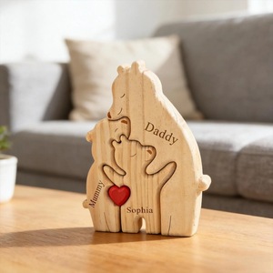Figura de oso de madera personalizada con nombres, diseño de dibujos animados de mamá Liam con corazón rojo, decoración de pie para sala de estar - Product Image 3
