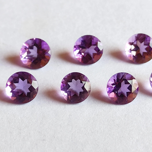 Ametyste naturelle taille personnalisée, 4 mm, taille brillant ronde, qualité AAA, violet foncé, gemmes calibrées d'Inde pour la joaillerie - Product Image 1