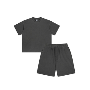 Ensemble T-shirt et Short Homme Personnalisé – Coupe Oversize Boxy avec Coutures Contrastantes, T-shirt en Coton Respirant à Motif Gonflé et Short Assorti pour Homme - Product Image 1