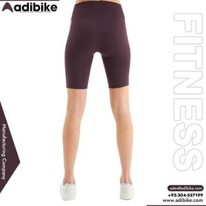 Shorts de compression pour femmes, très demandés, pour la gym et le fitness, avec couleurs personnalisables, respirants et ceinture décorative à rayures avec logo. - Product Image 6