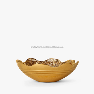 Haute Qualité Écologique Naturel Artisanat Élégant Floral Gravé Motif Poli Plat En Métal Bol À La Mode Décor À La Maison - Product Image 4