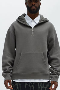 Sweat à capuche décontracté gris pour homme de qualité supérieure, avec fermeture éclair quart de tour, poche kangourou, logo brodé, style streetwear, en polaire unie, par Ako - Product Image 3