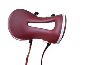 Selle d'entraînement d'équilibre en cuir bordeaux avec siège ergonomique et double sangle de maintien - Product Image 1