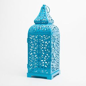 Lanterne en métal turquoise avec motif découpé pour la décoration de la maison, porte-bougie en acier durable - Product Image 1