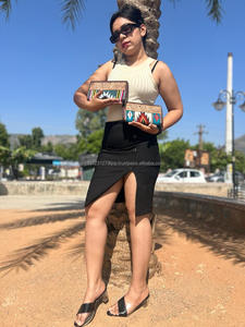 Nouvel arrivage de pochette à main en cuir usiné aztèque occidental pour femmes porte-monnaie à outillage multicolore portefeuille multi-usages en cuir matelassé aztèque unique - Product Image 4