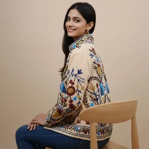 Veste en coton crème pour femmes, brodée Suzani, florale, bohème, ethnique, faite à la main, vintage, décontractée - Product Image 2