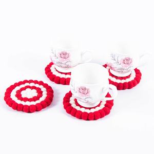 Posavasos de Color Blanco y Rojo para Decoración de Mesa y Accesorios - Product Image 2