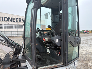 Miniexcavadora Hidráulica Compacta MAVERICK ES60TR 2023 de 1000 Toneladas para Construcción, Jardinería y Proyectos de Servicios Públicos - Product Image 4