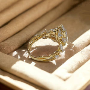 Anillo de Compromiso con Moissanita Corte Marquesa, Plata de Ley 925, Engaste de Puntas, Estilo Art Deco Vintage, Anillo de Boda Único, Regalo de Lujo - Product Image 1