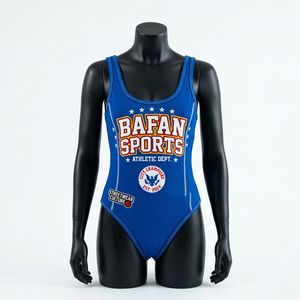 Traje de baño de una pieza azul premium de 220 GSM de nailon y spandex con panel lateral y logotipo personalizado por transferencia térmica para mujer - Product Image 3