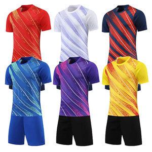 Tenue de sport professionnelle, uniforme de football pour adultes, nouveau design personnalisé par sublimation et taille personnalisée, uniformes de football unisexes - Product Image 1