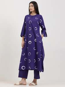 <b>Purple</b> O-Neck <b>Maxi</b> <b>Dress</b> With Three Quarter Sleeve Loose Fit Casual Daily Wear Hand Drawn Dot Pattern Woven Viscose Fabric - Product Image 2