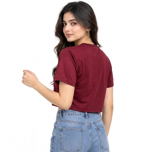 Mode décontractée haut de gamme pour femmes modernes : les t-shirts courts offrent un confort doux et une coupe flatteuse pour le quotidien. - Product Image 2