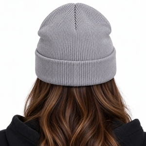 Bonnet tricoté côtelé unisexe personnalisé avec revers, idéal pour l'hiver, ajustement confortable, forme classique, fabrication OEM, bonnet tricoté d'extérieur - Product Image 3