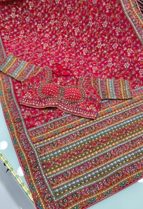 Sari ethnique traditionnel Pashmeena avec broderie intégrale et chemisier assorti pour mariage et occasions spéciales - Product Image 6