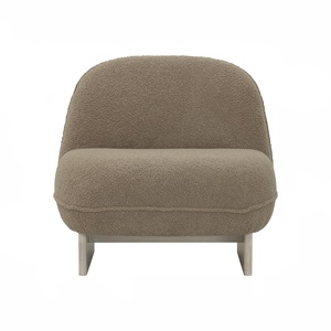 Fauteuil de salon scandinave en tissu Teddy Cappuccino, durable, avec pieds en chêne blanc, fauteuil rembourré de luxe pour chambre à coucher - Product Image 2