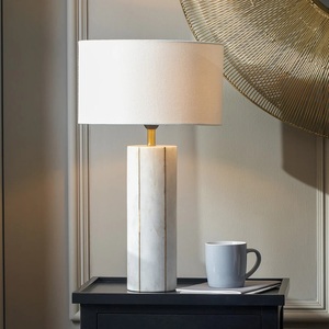 Solution d'éclairage d'appoint élégante avec une structure en marbre raffinée, des proportions équilibrées et un caractère design exclusif - Product Image 2