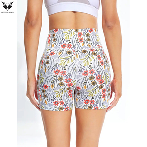 Short Deportivo Personalizado con Estampado Floral y de Hojas, Corte Ajustado, Alta Elasticidad, con Bolsillo, para Gimnasio y Fitness, para Mujer - Product Image 2
