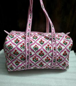 Bolsa de lona de algodón hecha a mano, multicolor, acolchada, para viaje, equipaje, ligera, con múltiples compartimentos. - Product Image 4