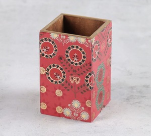 Organisateur de stylos en bois élégant, design tendance, sur mesure, pour la décoration de bureau et le rangement des fournitures de bureau, en vente - Product Image 2